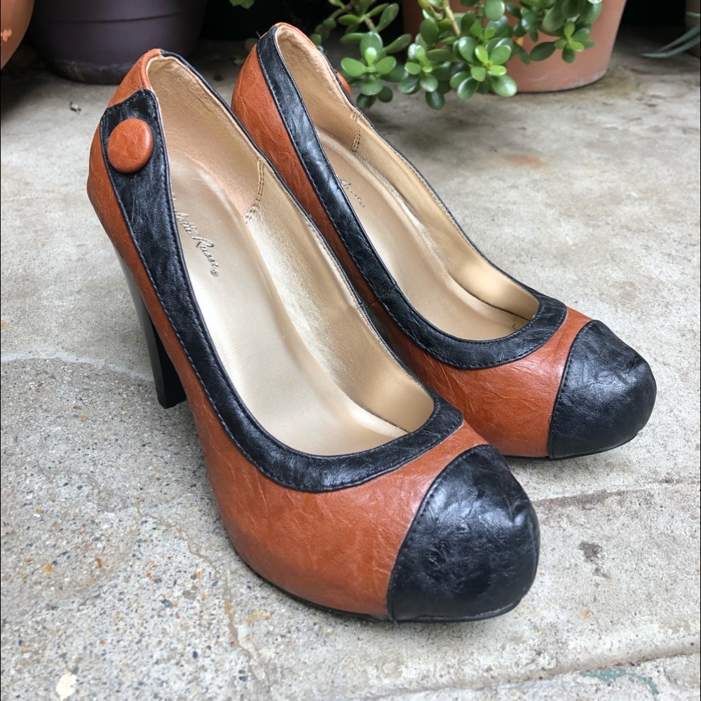 Heels - Picture 2 of 4